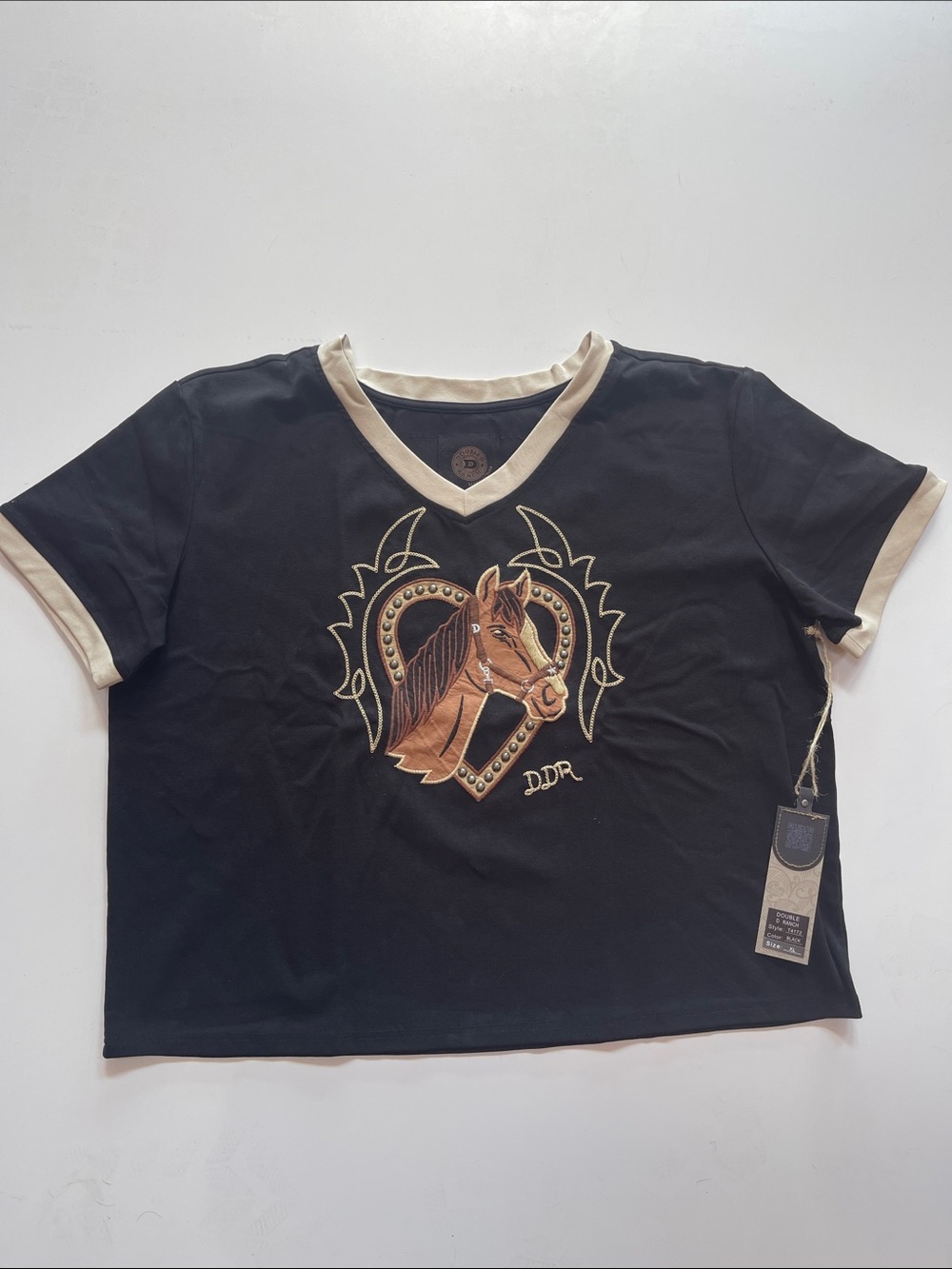 Double D Ranch Saratoga Top
Embroidery Horse Graphic 
Horseshoe & Wings Size XL